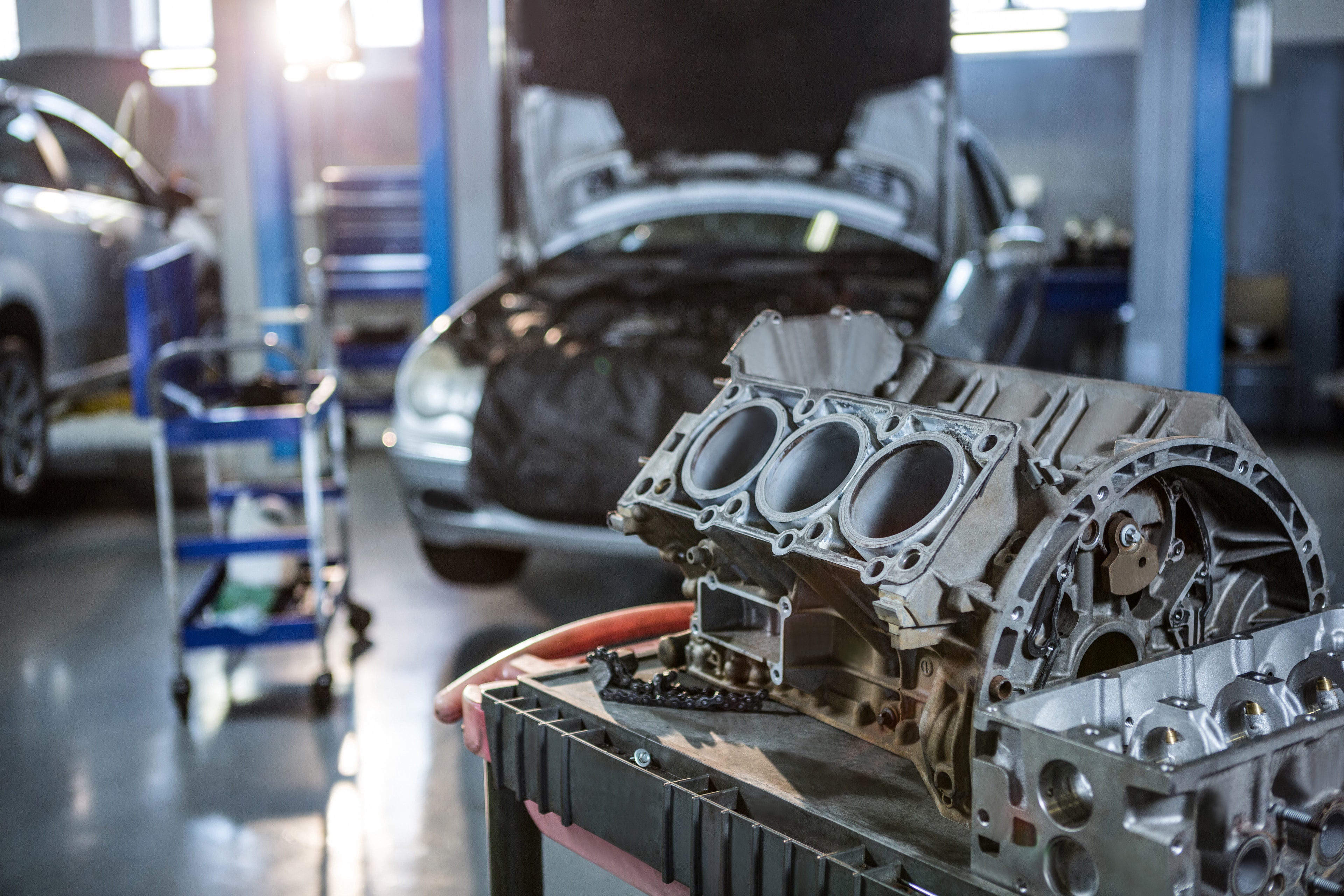 Lavorazione del motore in officina